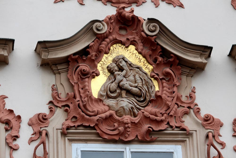 prague-madonna-feature